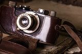 Dettaglio vintage di una fotocamera in cuoio
