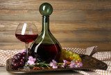 Eleganza rustica con vino e uva