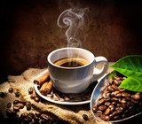 Tazza calda tra aromi rustici