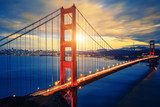 Tramonto sul famoso ponte sospeso