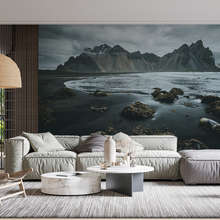 Paesaggio-islandese-con-spiaggia-nera-carte-da-parati-montagna-carte-da-parati-demural